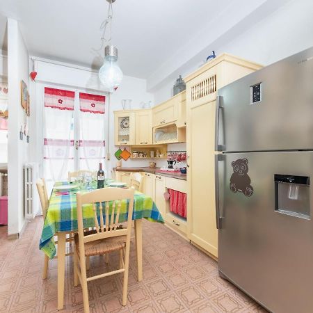 Flaminia Bright & Roomy Apartment Πέζαρο Εξωτερικό φωτογραφία