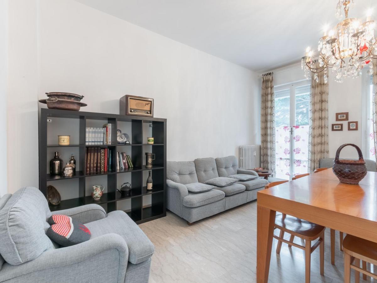 Flaminia Bright & Roomy Apartment Πέζαρο Εξωτερικό φωτογραφία