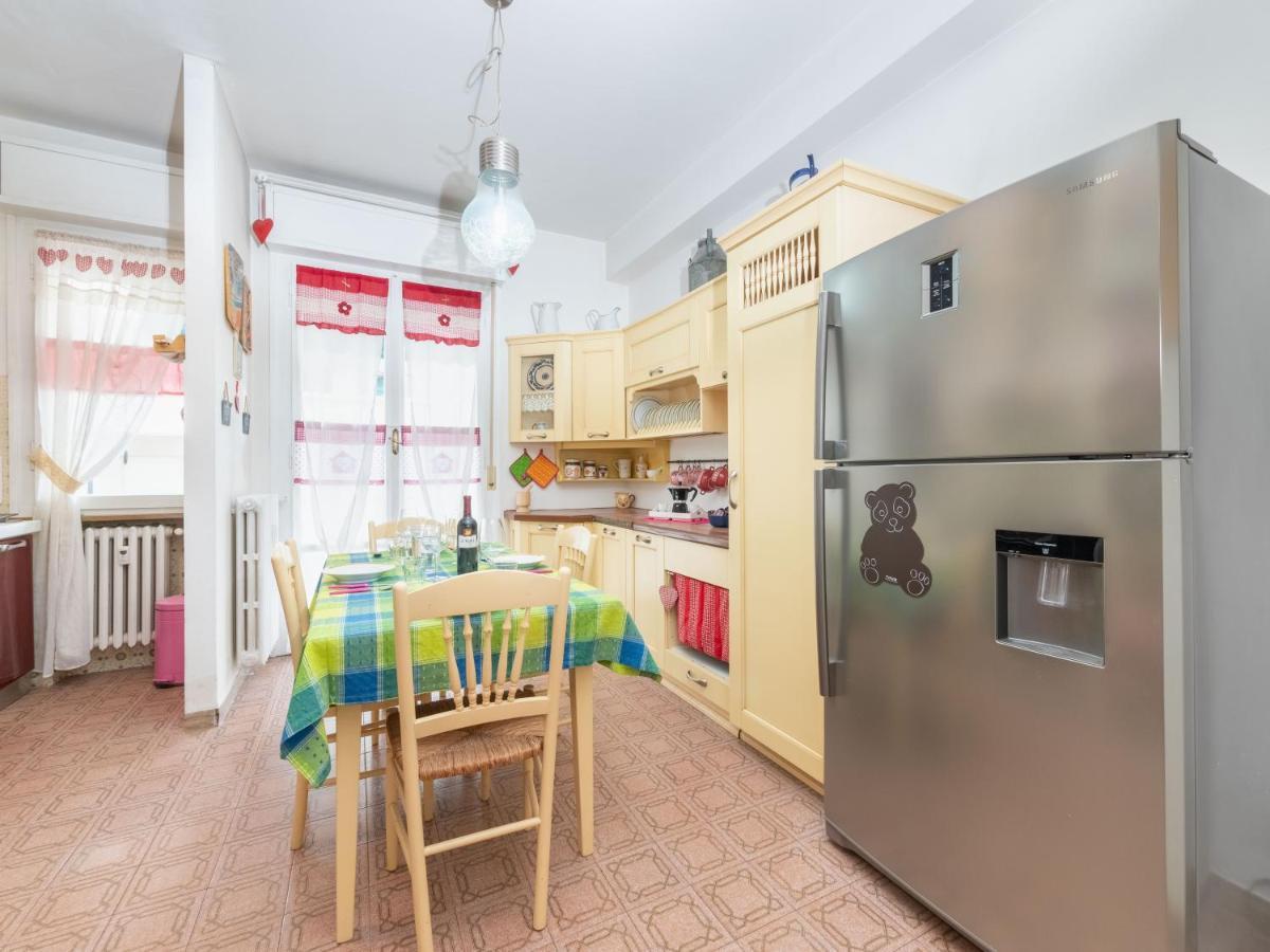 Flaminia Bright & Roomy Apartment Πέζαρο Εξωτερικό φωτογραφία