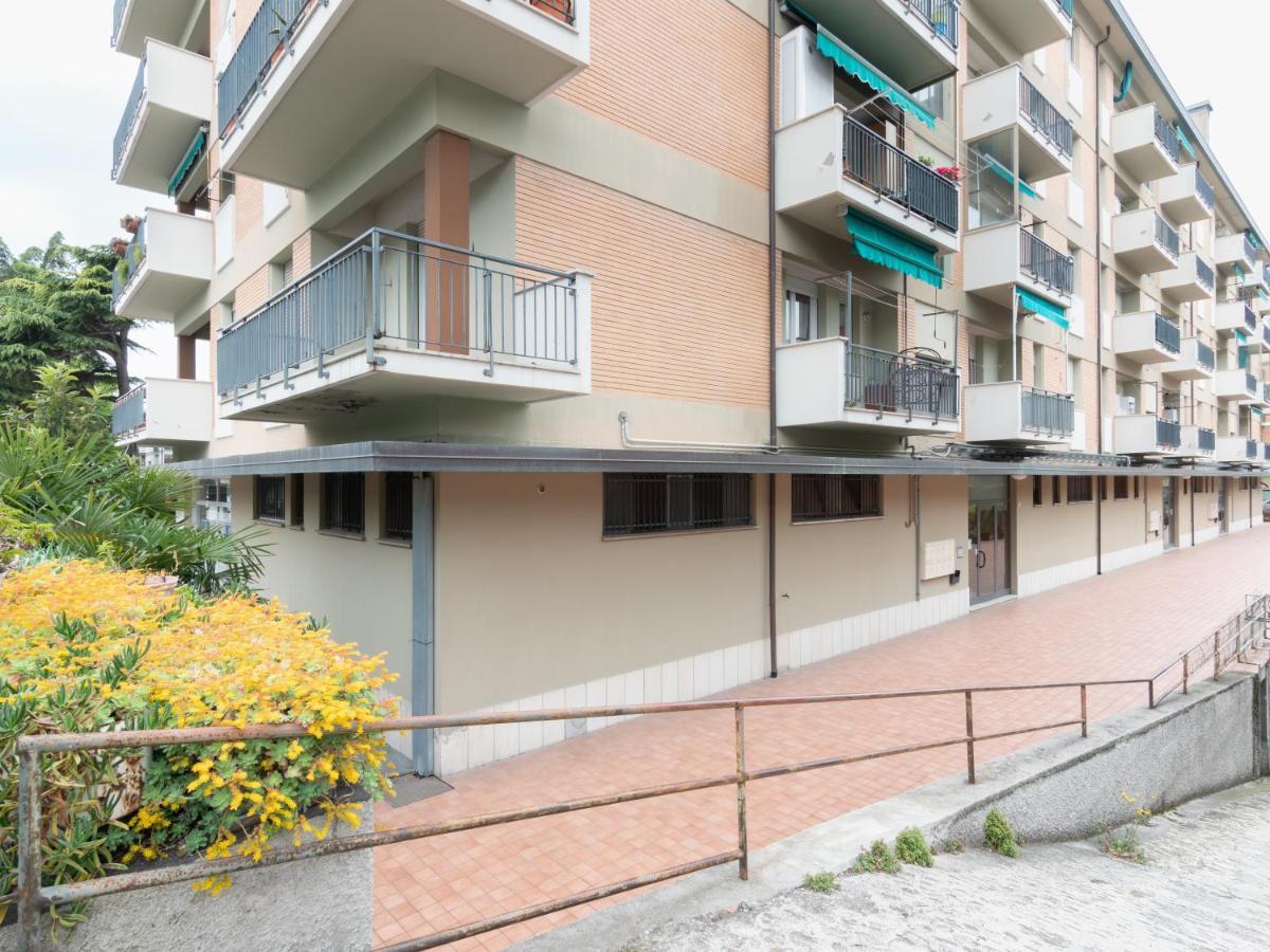 Flaminia Bright & Roomy Apartment Πέζαρο Εξωτερικό φωτογραφία