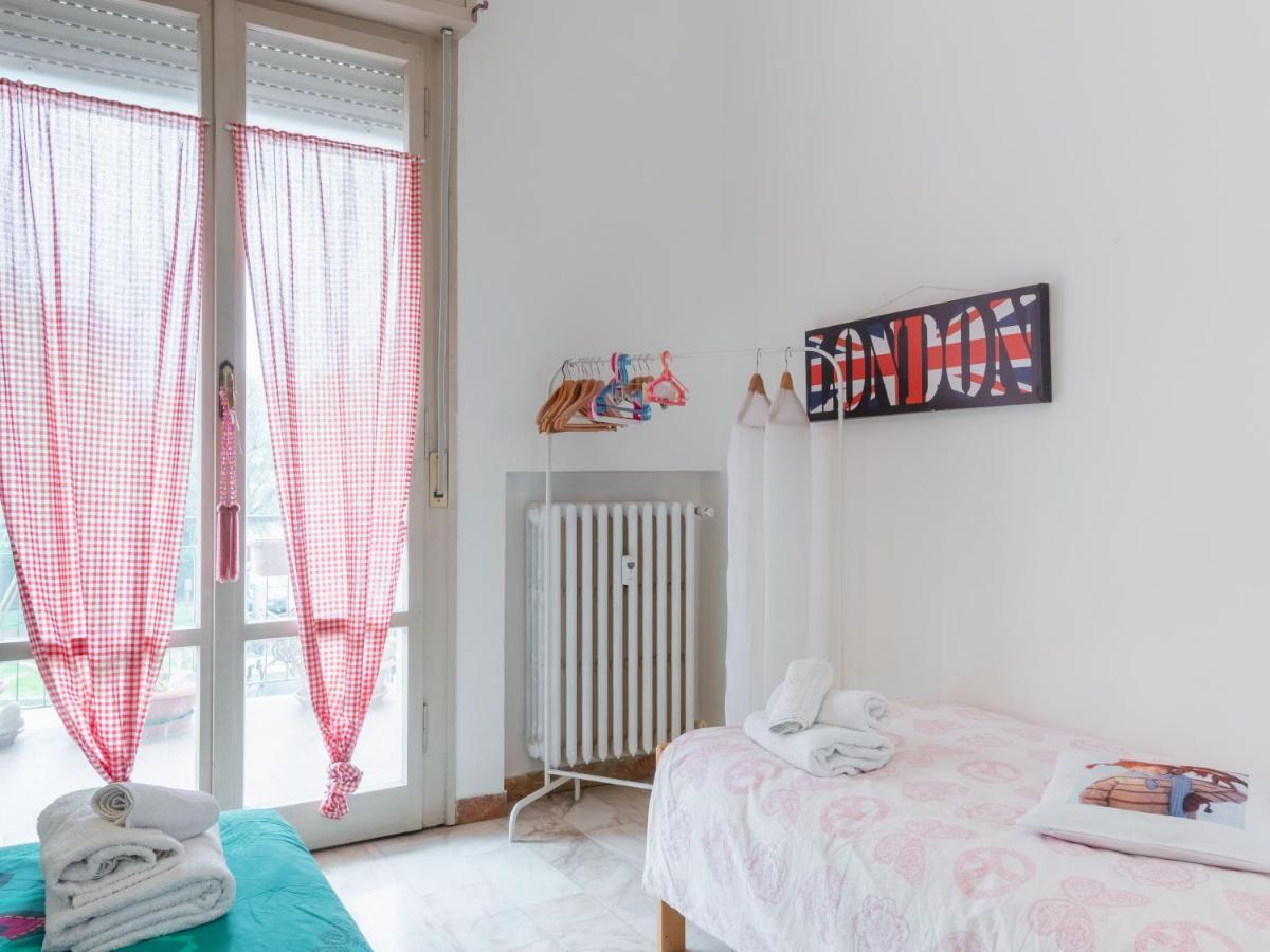 Flaminia Bright & Roomy Apartment Πέζαρο Εξωτερικό φωτογραφία